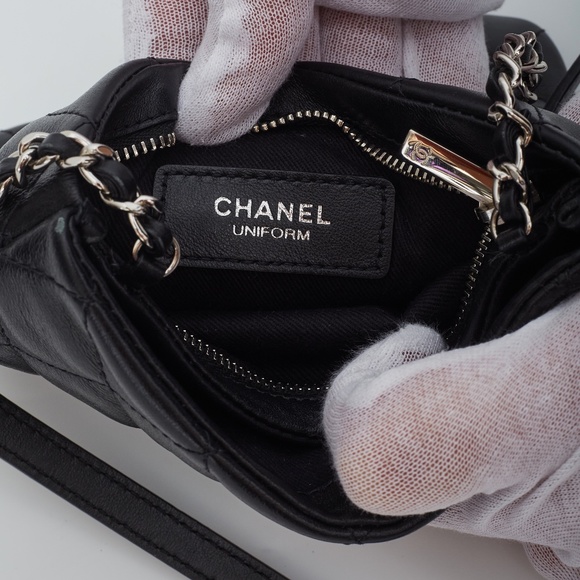 CHANEL UNIFORM LAMBSKIN BLACK CROSS BODY BAG (2019) - Picture 4 of 6